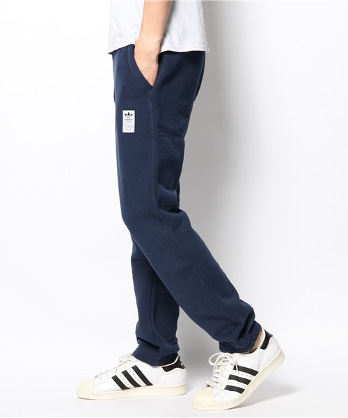 adidas Originals（アディダスオリジナルス）の「メンズ アディダス スウェットパンツ adidas Originals PE SWEATPANT（その他パンツ・メンズ・ネイビー・LARGE/X-LARGE/SMALL/MEDIUM）」の2枚目の写真