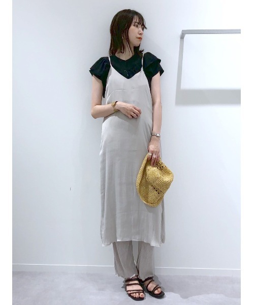 GLOBAL WORK(グローバルワーク)の「ギャザーサテンキャミワンピース/926669(ワンピース・レディース・その他/ブルー系その他4/フューシャピンク/ダークグレー/イエロー系その他4・FREE)」の14枚目の写真