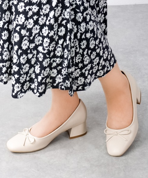 LibertyDoll(リバティードール)の「Liberty doll / スクエアトゥ4.5cmチャンキーヒール美脚バレエパンプス(1155)(バレエシューズ・レディース・アイボリー/グリーン/グレイッシュベージュ/ブラック/ブラック系その他/ホワイト系その他/ブラック系その他2/シルバー系その他/ゴールド系その他/シルバー・L/LL/M/S/3L/SS)」の3枚目の写真