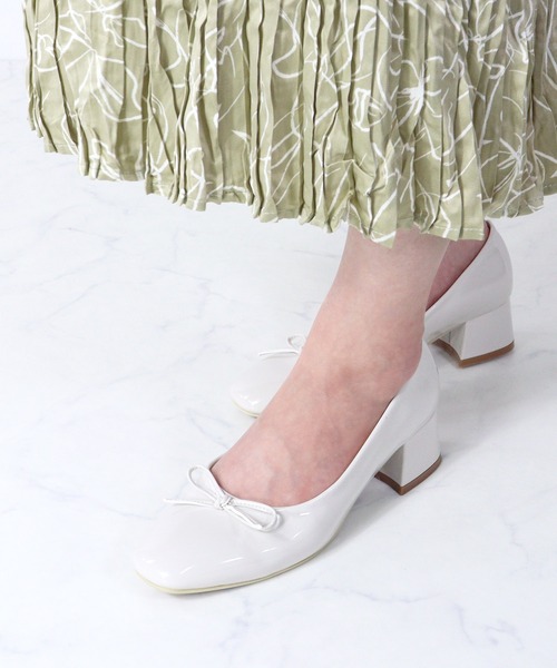 LibertyDoll(リバティードール)の「Liberty doll / スクエアトゥ4.5cmチャンキーヒール美脚バレエパンプス(1155)(バレエシューズ・レディース・アイボリー/グリーン/グレイッシュベージュ/ブラック/ブラック系その他/ホワイト系その他/ブラック系その他2/シルバー系その他/ゴールド系その他/シルバー・L/LL/M/S/3L/SS)」の21枚目の写真