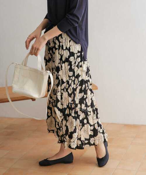 URBAN RESEARCH DOORS（アーバンリサーチドアーズ）の「花柄ワッシャープリーツスカート（スカート・レディース・ブラック/ミント/マスタード・ONE）」の8枚目の写真