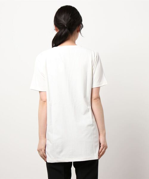 BENETTON (UNITED COLORS OF BENETTON)（ベネトンユナイテッドカラーズオブベネトン）の「【BENETTON:ベネトン】レディースロング丈Tシャツ（Tシャツ/カットソー・レディース・ホワイト/ブラック・SMALL/MEDIUM/X-LARGE/LARGE）」の4枚目の写真