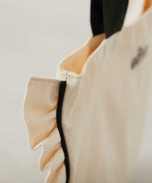 OLIVE des OLIVE(オリーブデオリーブ)の「【WEB限定カラー有】フリル横長トート(トートバッグ・レディース・ホワイト/オフホワイト/ブラック/ベージュ・FREE)」の17枚目の写真