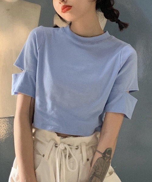 MANGROVE（マングローブ）の「クロップド丈オフネックカットアウトTシャツ（Tシャツ/カットソー・レディース・ホワイト/ブラック/グリーン/ブルー/ピンク・FREE）」の4枚目の写真