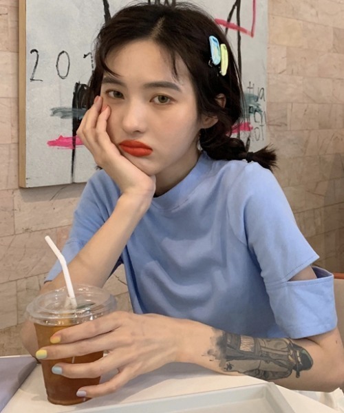 MANGROVE（マングローブ）の「クロップド丈オフネックカットアウトTシャツ（Tシャツ/カットソー・レディース・ホワイト/ブラック/グリーン/ブルー/ピンク・FREE）」の9枚目の写真