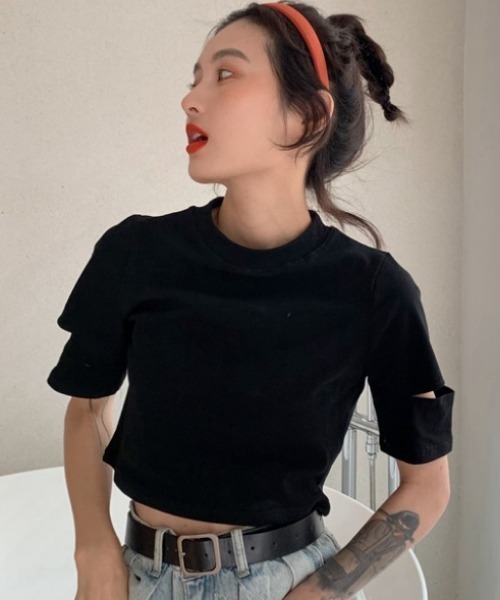 MANGROVE（マングローブ）の「クロップド丈オフネックカットアウトTシャツ（Tシャツ/カットソー・レディース・ホワイト/ブラック/グリーン/ブルー/ピンク・FREE）」の17枚目の写真