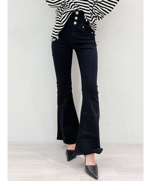 GYDA(ジェイダ)の「ハイウエストボタンフレアデニムパンツ(デニムパンツ・レディース・ライトブルー/ブラック/インディゴブルー・SMALL/MEDIUM/X-SMALL)」の9枚目の写真