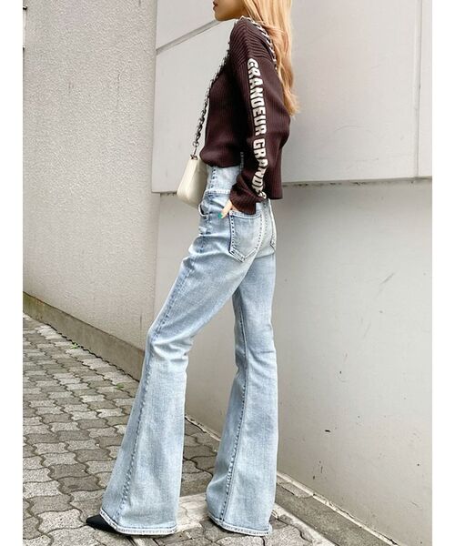 GYDA(ジェイダ)の「ハイウエストボタンフレアデニムパンツ(デニムパンツ・レディース・ライトブルー/ブラック/インディゴブルー・SMALL/MEDIUM/X-SMALL)」の13枚目の写真