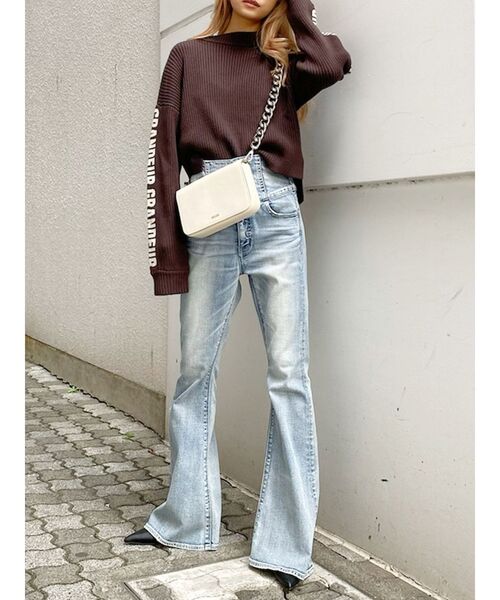 GYDA(ジェイダ)の「ハイウエストボタンフレアデニムパンツ(デニムパンツ・レディース・ライトブルー/ブラック/インディゴブルー・SMALL/MEDIUM/X-SMALL)」の19枚目の写真