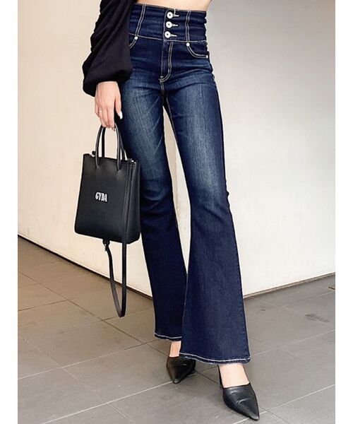 GYDA(ジェイダ)の「ハイウエストボタンフレアデニムパンツ(デニムパンツ・レディース・ライトブルー/ブラック/インディゴブルー・SMALL/MEDIUM/X-SMALL)」の20枚目の写真