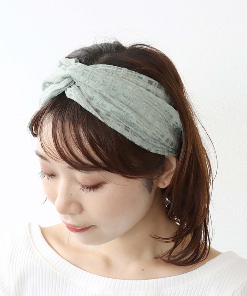 Three Four Time(スリーフォータイム)の「透かしチェッククロスターバン(ヘアバンド・レディース・カーキ/アイボリー/ブルー/ブラック・FREE)」の3枚目の写真