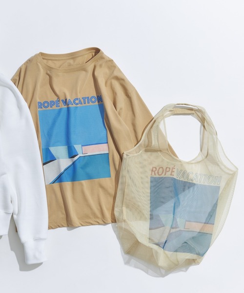 ROPE'（ロペ）の「永井博×ROPE'VACATION Mesh Bag（トートバッグ・レディース・ベージュ/グレー・FREE）」の2枚目の写真