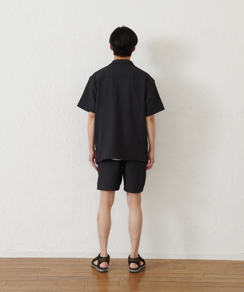 Blue Standard （ブルースタンダード）の「【セットアップ】【BLUE STANDARD】シアサッカー無地オープンシャツ×ショートパンツ（シャツ/ブラウス・メンズ・チャコールグレー/ネイビー/カーキ/アイボリー・MEDIUM/LARGE/X-LARGE）」の8枚目の写真