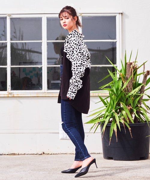 SPIRALGIRL(スパイラルガール)の「バイカラー2wayドッキングシャツ(シャツ/ブラウス・レディース・ブラック/グレー・FREE)」の5枚目の写真