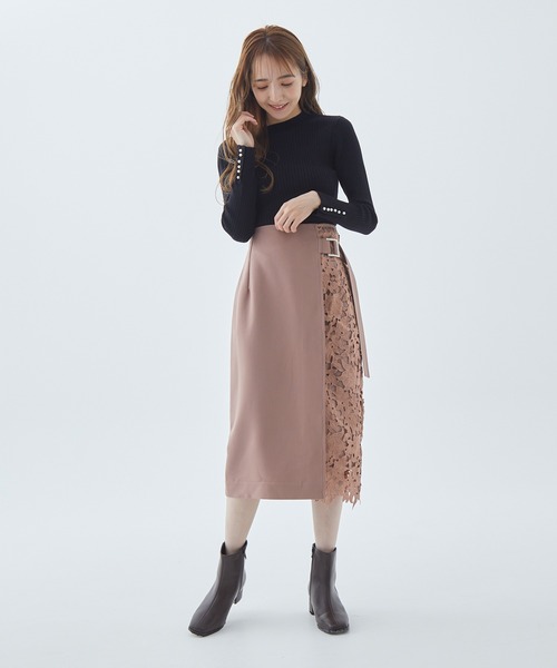 Fabulous Angela(ファビュラスアンジェラ)の「袖パールリブニットトップス(ニット/セーター・レディース・マスタード/ブラウン/ブラック・FREE)」の2枚目の写真
