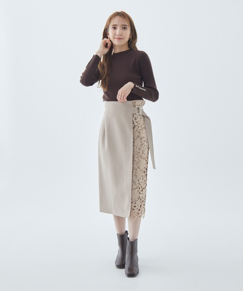 Fabulous Angela(ファビュラスアンジェラ)の「袖パールリブニットトップス(ニット/セーター・レディース・マスタード/ブラウン/ブラック・FREE)」の11枚目の写真
