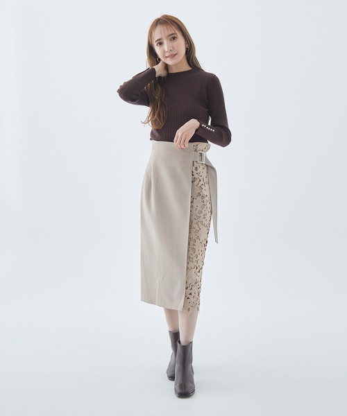 Fabulous Angela(ファビュラスアンジェラ)の「袖パールリブニットトップス(ニット/セーター・レディース・マスタード/ブラウン/ブラック・FREE)」の12枚目の写真