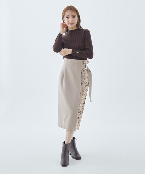 Fabulous Angela(ファビュラスアンジェラ)の「袖パールリブニットトップス(ニット/セーター・レディース・マスタード/ブラウン/ブラック・FREE)」の19枚目の写真