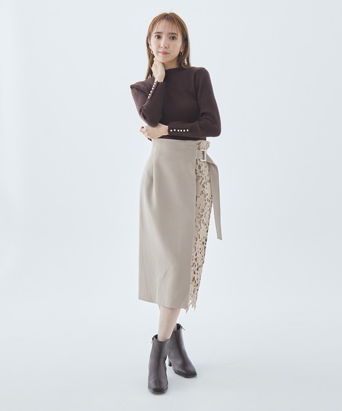 Fabulous Angela(ファビュラスアンジェラ)の「袖パールリブニットトップス(ニット/セーター・レディース・マスタード/ブラウン/ブラック・FREE)」の20枚目の写真