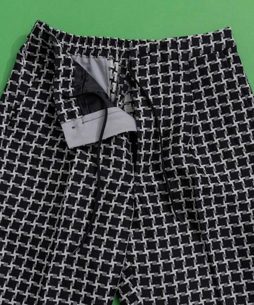 MAISON SPECIAL（メゾンスペシャル）の「《ユニセックスアイテム》ハウンドトゥースオリジナルジャガードストレートパンツ 【MAISON SPECIAL/メゾンスペシャル】（その他パンツ・メンズ・オフホワイト/ピンク・1/0/2）」の14枚目の写真