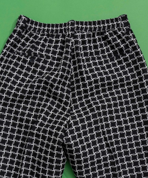 MAISON SPECIAL（メゾンスペシャル）の「《ユニセックスアイテム》ハウンドトゥースオリジナルジャガードストレートパンツ 【MAISON SPECIAL/メゾンスペシャル】（その他パンツ・メンズ・オフホワイト/ピンク・1/0/2）」の16枚目の写真