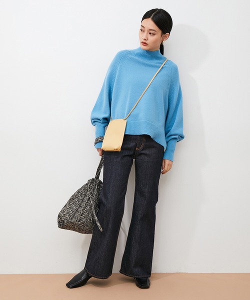 ADAM ET ROPE'（アダムエロペ）の「バイカラーステッチフレアデニム（デニムパンツ・レディース・ブラック/ネイビー・38/36/34）」の15枚目の写真