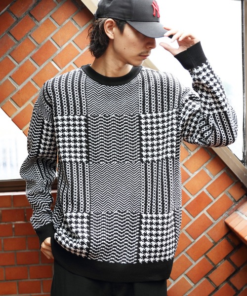 8(eight)(エイト)の「ジャガードクルーネックニット(ニット/セーター・メンズ・グレイッシュベージュ/ブラック・MEDIUM/LARGE)」の2枚目の写真