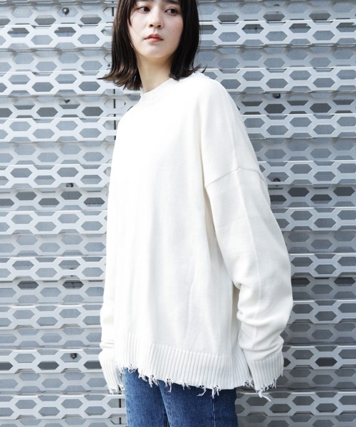 Lulu ＆ Arnie（るるあんどあーにー）の「オーバーサイズ クルーネック ダメージ ニット セーター（ニット/セーター・メンズ・ホワイト/ブラック/ブラウン・MEDIUM/LARGE）」の6枚目の写真