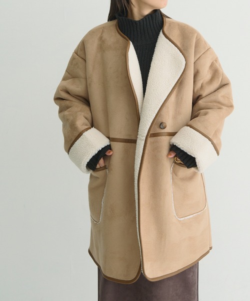 Shelly island（シェリーアイランド）の「フェイクスウェードパイピングノ-カラ-コート（ノーカラーコート・レディース・ベージュ・M）」の3枚目の写真