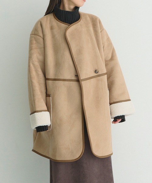 Shelly island（シェリーアイランド）の「フェイクスウェードパイピングノ-カラ-コート（ノーカラーコート・レディース・ベージュ・M）」の2枚目の写真