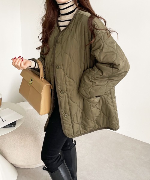 GeeRA（ジーラ）の「波キルティングジャケットコート（ノーカラージャケット・レディース・ブラック/アイボリー/カーキブラウン/ライトカーキ/ダークカーキ・MEDIUM）」の5枚目の写真