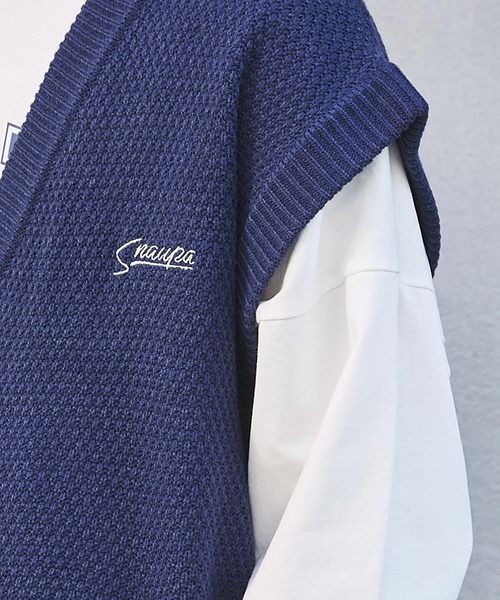 Snap club（スナップクラブ）の「【Snap club】ワンポイント刺繍ニットベスト/カーディガンベスト（ベスト・メンズ・ブラック/オレンジ/ブルー/ライトグリーン/アイボリー・M/L）」の7枚目の写真