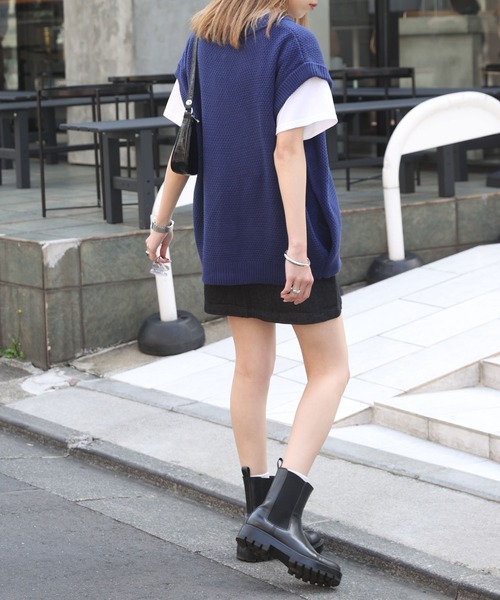 Snap club（スナップクラブ）の「【Snap club】ワンポイント刺繍ニットベスト/カーディガンベスト（ベスト・メンズ・ブラック/オレンジ/ブルー/ライトグリーン/アイボリー・M/L）」の9枚目の写真