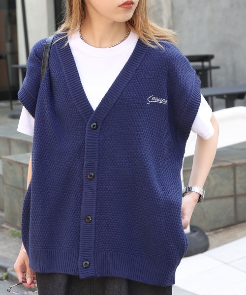Snap club（スナップクラブ）の「【Snap club】ワンポイント刺繍ニットベスト/カーディガンベスト（ベスト・メンズ・ブラック/オレンジ/ブルー/ライトグリーン/アイボリー・M/L）」の16枚目の写真