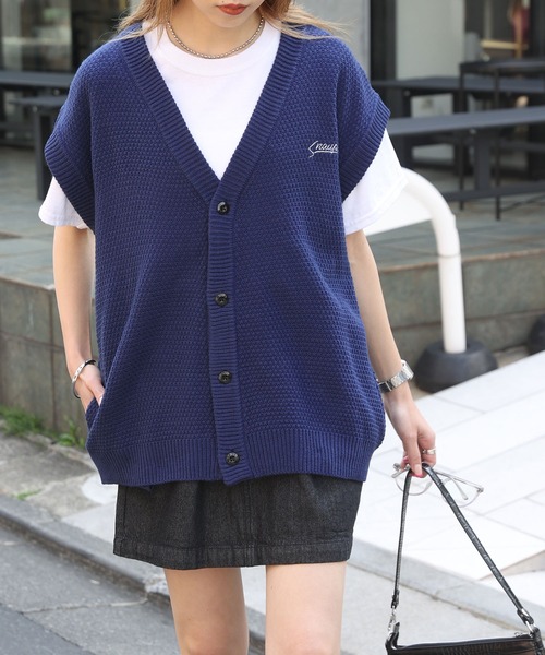 Snap club（スナップクラブ）の「【Snap club】ワンポイント刺繍ニットベスト/カーディガンベスト（ベスト・メンズ・ブラック/オレンジ/ブルー/ライトグリーン/アイボリー・M/L）」の15枚目の写真