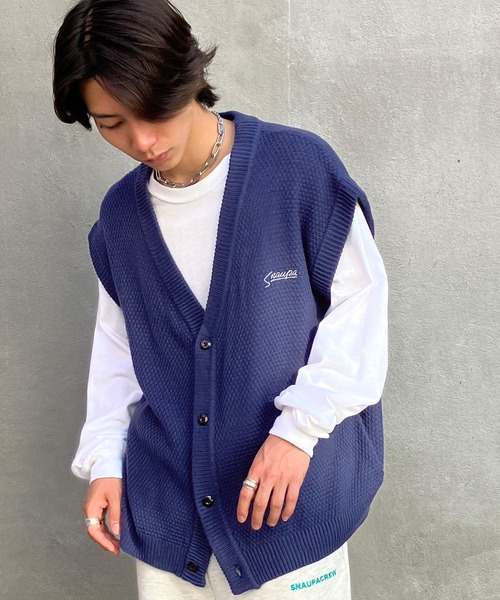Snap club（スナップクラブ）の「【Snap club】ワンポイント刺繍ニットベスト/カーディガンベスト（ベスト・メンズ・ブラック/オレンジ/ブルー/ライトグリーン/アイボリー・M/L）」の17枚目の写真