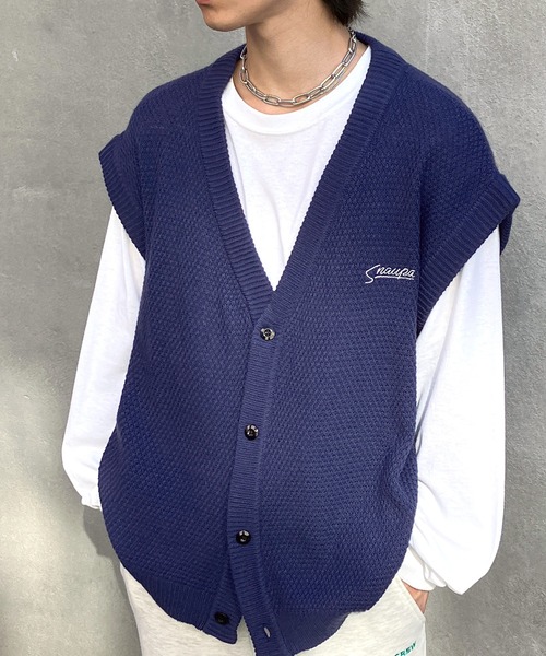 Snap club（スナップクラブ）の「【Snap club】ワンポイント刺繍ニットベスト/カーディガンベスト（ベスト・メンズ・ブラック/オレンジ/ブルー/ライトグリーン/アイボリー・M/L）」の19枚目の写真