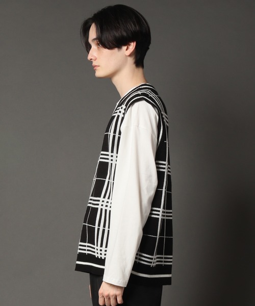 CORPUS　SELECT（コーパストーキョー）の「Oversized Window Pane  Knit Vest/ビッグシルエット ウィンドペンチェック ニットベスト（ベスト・メンズ・ブラック/ベージュ/ブラウン/サックスブルー・FREE）」の21枚目の写真