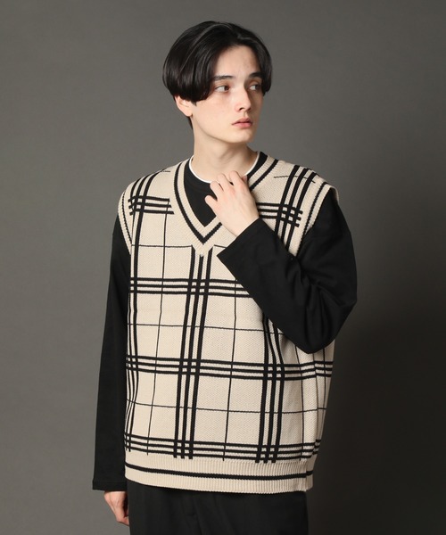 CORPUS　SELECT（コーパストーキョー）の「Oversized Window Pane  Knit Vest/ビッグシルエット ウィンドペンチェック ニットベスト（ベスト・メンズ・ブラック/ベージュ/ブラウン/サックスブルー・FREE）」の15枚目の写真