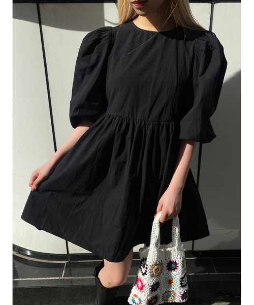 WC（ダブル シー）の「ボリュームスリーブワンピース（ワンピース・レディース・ホワイト/ブラック/サックスブルー・FREE）」の2枚目の写真