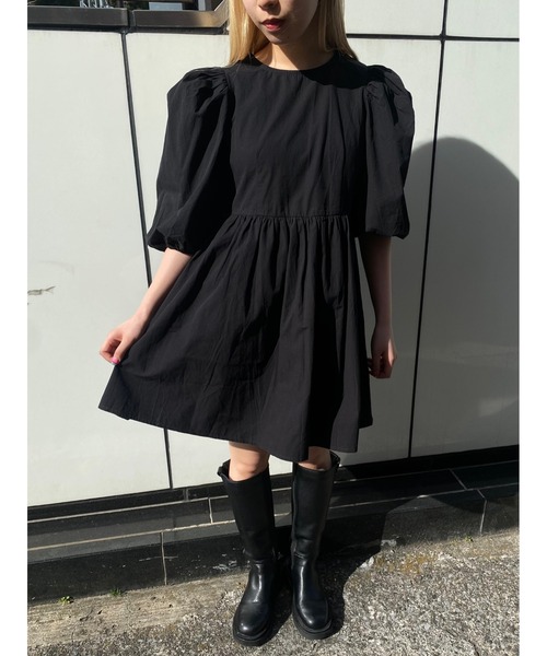 WC（ダブル シー）の「ボリュームスリーブワンピース（ワンピース・レディース・ホワイト/ブラック/サックスブルー・FREE）」の14枚目の写真