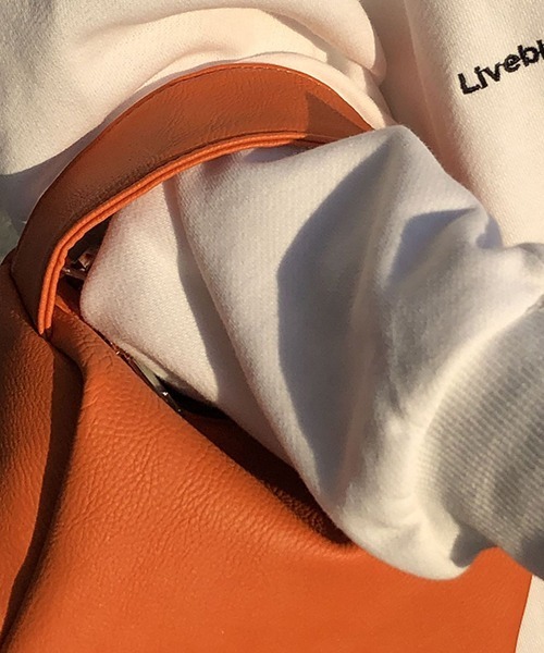 Opinion korean town(オピニオン コリアン タウン)の「YUGA ワンハンドル ショルダーハンドバッグ(ハンドバッグ・レディース・オレンジ/グリーン/ホワイト/ブラック・FREE)」の7枚目の写真