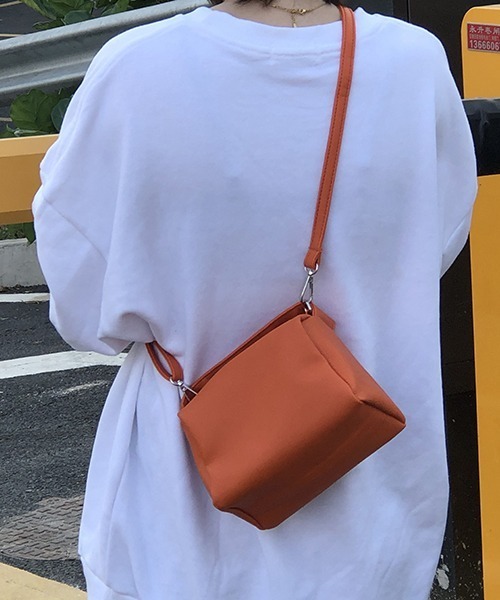 Opinion korean town(オピニオン コリアン タウン)の「YUGA ワンハンドル ショルダーハンドバッグ(ハンドバッグ・レディース・オレンジ/グリーン/ホワイト/ブラック・FREE)」の5枚目の写真