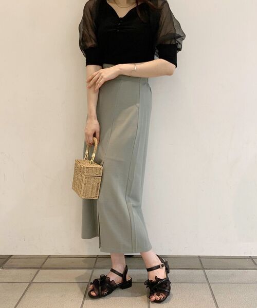 MAJESTIC LEGON（マジェスティックレゴン）の「ボリュームスリーブギャザートップス（Tシャツ/カットソー・レディース・ブラック/ブラウン/オフホワイト/ブルー・MEDIUM）」の8枚目の写真