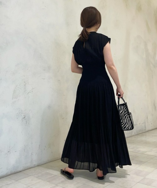 FRAY I.D（フレイアイディー）の「プリーツウエストリブワンピース（ワンピース・レディース・モカ/パープル/ブラック・1/0）」の15枚目の写真