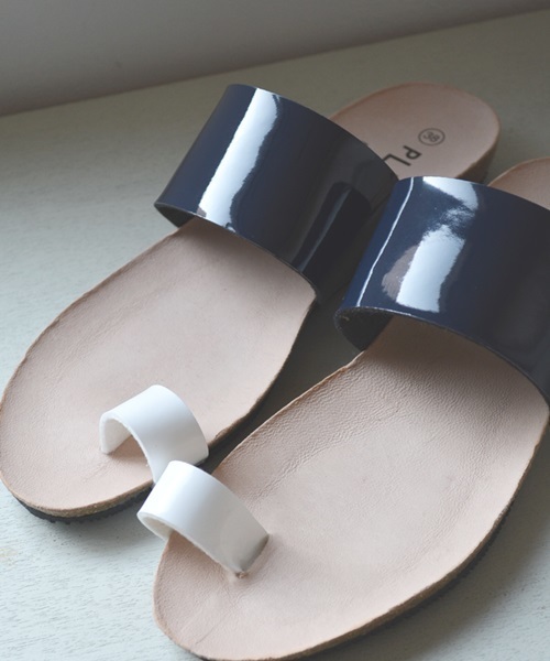 Khaju（カージュ）の「PLAKTON:2カラーサンダル□（サンダル・レディース・ネイビー/ホワイト/シルバー/ホワイト系その他・37/38/36）」の8枚目の写真