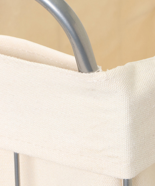 LBC(エルビーシー)の「【WEB限定】折りたためるランドリースクエアバスケット ポケット・キャスター付き38L(ランドリーグッズ・レディース・ダークグリーン/グレー/オフホワイト・FREE)」の18枚目の写真