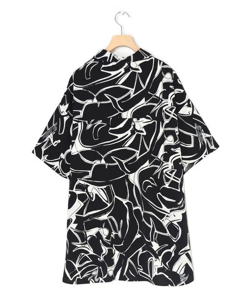 w closet(ダブルクローゼット)の「【セットアップ対応】プリント総柄ビッグシャツ(シャツ/ブラウス・レディース・ブラック/スモークピンク・FREE)」の3枚目の写真