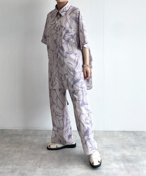 w closet(ダブルクローゼット)の「【セットアップ対応】プリント総柄ビッグシャツ(シャツ/ブラウス・レディース・ブラック/スモークピンク・FREE)」の10枚目の写真