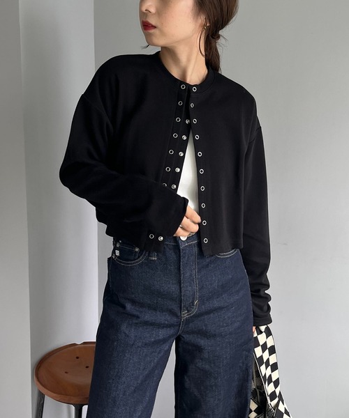 CAPRICIEUX LE'MAGE（カプリシューレマージュ）の「Wスナップクロップカーディガン（カーディガン/ボレロ・レディース・ブラック/グレー/オフホワイト/イエロー・FREE）」の6枚目の写真